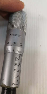 ตัวละ 220 บ.ส่งถึงบ้านฟรี โทร 083-2000058 LINE ID: line832923 ไมโครมิเตอร์ชนิดดันเลื่อนเข้า - ออก ยึดติดกับเครื่องจักรเพื่อปรับได้อย่างละเอียด ระยะทำงาน 0 - 25 มม. ความละเอียด 0.01 มม.