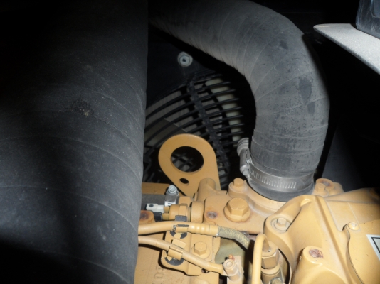 313d2gc รถดีมาบอกต่อ ราคา 2,3ล้าน 2,900ชั่วโมง สนใจโทร081-989-1989 หรั่งครับ