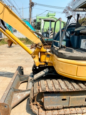 Komatsu PC30MR-2 นำเข้าจากญี่ปุ่น โทร. 080-6565422 (หนิง)
