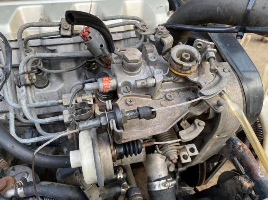 ขายเครื่องยนต์ดีเซล Nissan RD 28 พร้อมเกียร์ MT