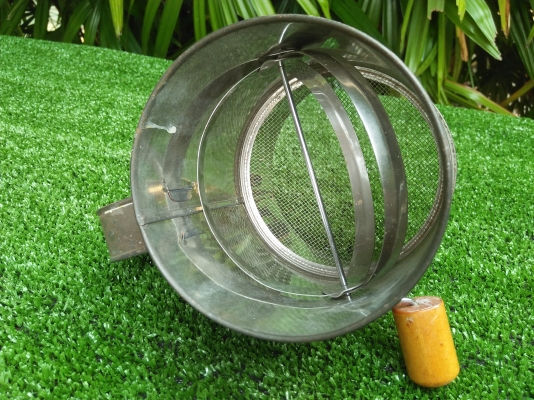 กระป๋องสังกะสีร่องแป้ง มือหมุนวินเทจ Propert Australia งานนอก