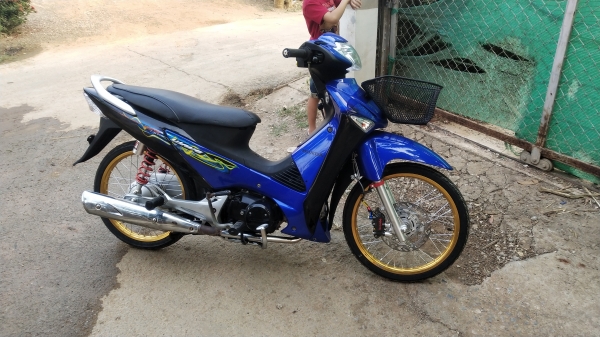 เวฟ125s ไฟเลี่ยวบังลม สตาร์ทมือ เครื่องดีฟิตใหม่ทั้งคัน