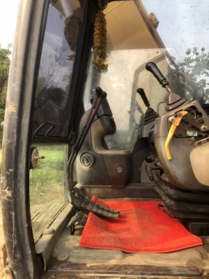 ขาย 950,000 CAT 315 D JAPAN เล่มทะเบียน ไฟฟ้าครบ เครื่องดี ปั้มแรง เอวแน่น ช่วงล่างเต็ม แอร์หนาว รถสวยพร้อมใช้งาน เอกสารพร้อมโอน รถอยู่ อ่างทอง 090-772-3710 090-772-3708