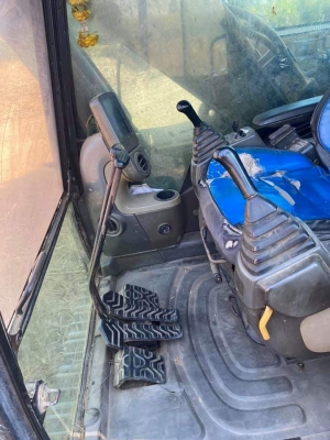 ขาย 950,000 CAT 315 D JAPAN เล่มทะเบียน ไฟฟ้าครบ เครื่องดี ปั้มแรง เอวแน่น ช่วงล่างเต็ม โซ่ใหม่ รอนเลอร์ใหม่ แอร์หนาว รถสวยพร้อมใช้งาน เอกสารพร้อมโอน รถอยู่ อ่างทอง 090-772-3710 090-772-3708