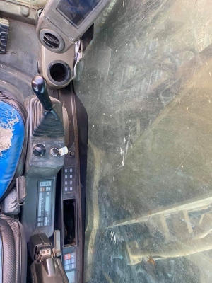 ขาย 950,000 CAT 315 D JAPAN เล่มทะเบียน ไฟฟ้าครบ เครื่องดี ปั้มแรง เอวแน่น ช่วงล่างเต็ม โซ่ใหม่ รอนเลอร์ใหม่ แอร์หนาว รถสวยพร้อมใช้งาน เอกสารพร้อมโอน รถอยู่ อ่างทอง 090-772-3710 090-772-3708