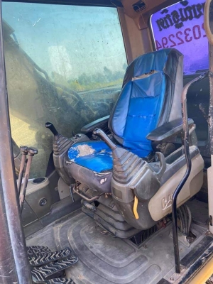 ขาย 950,000 CAT 315 D JAPAN เล่มทะเบียน ไฟฟ้าครบ เครื่องดี ปั้มแรง เอวแน่น ช่วงล่างเต็ม โซ่ใหม่ รอนเลอร์ใหม่ แอร์หนาว รถสวยพร้อมใช้งาน เอกสารพร้อมโอน รถอยู่ อ่างทอง 090-772-3710 090-772-3708