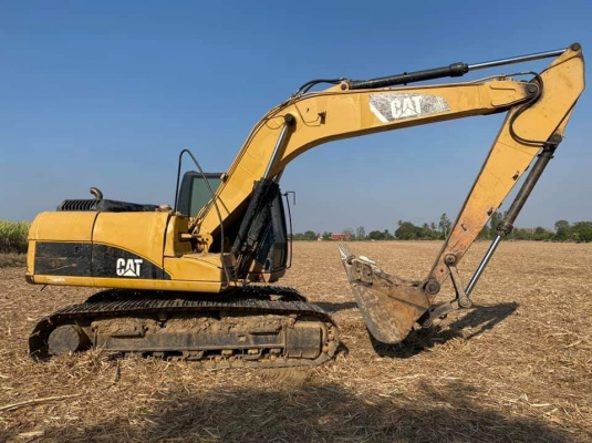 ขาย 950,000 CAT 315 D JAPAN เล่มทะเบียน ไฟฟ้าครบ เครื่องดี ปั้มแรง เอวแน่น ช่วงล่างเต็ม โซ่ใหม่ รอนเลอร์ใหม่ แอร์หนาว รถสวยพร้อมใช้งาน เอกสารพร้อมโอน รถอยู่ อ่างทอง 090-772-3710 090-772-3708
