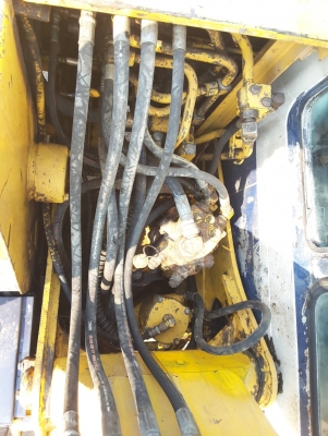 ขาย!! &gt;&gt;&gt; Komatsu PC60 รุ่น 6 รถพร้อมใช้งาน ช่วงล่างสวย เฟรมสวย บอดีสวย &lt;&lt;&lt; เบอร์ติดต่อ 098-7155789 086-4631102