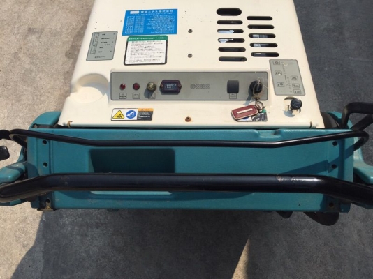 ขายรถทำความสะอาด ยี่ห้อ TENNANT รุ่น 6080 เก่าญี่ปุ่น พร้อมใช้งาน