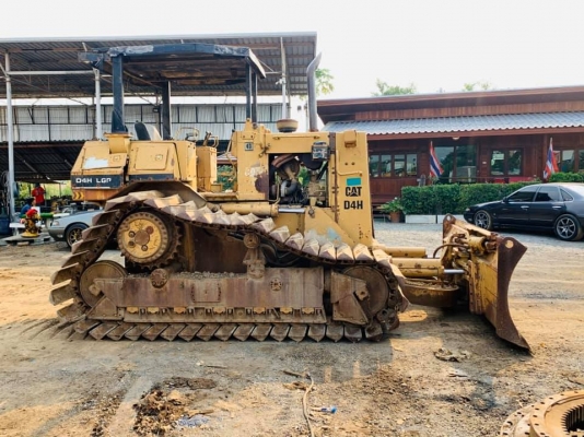 CAT D4H  เอกสารซื้อขาย ราคา 550,000 บาทตีนเป็ด ใบสวย โซ่หนา เครื่องดี เกียรดี รถพร้อมใช้งาน โทรหาที่เบอร์081-989-1989 หรั่งครับ