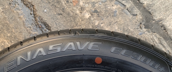 ยางใหม่ป้ายแดง 185-60-15 Dunlop ปลายปี 19 ใหม่ยกห้าง ไม่ได้ใช้งาน ยางใหม่ป้ายแดง 185-60-15 Dunlop ปลายปี 19 ใหม่ยกห้าง ไม่ได้ใช้งาน