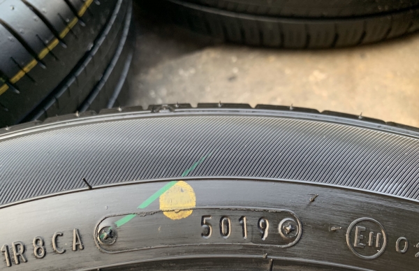 ยางใหม่ป้ายแดง 185-60-15 Dunlop ปลายปี 19 ใหม่ยกห้าง ไม่ได้ใช้งาน ยางใหม่ป้ายแดง 185-60-15 Dunlop ปลายปี 19 ใหม่ยกห้าง ไม่ได้ใช้งาน