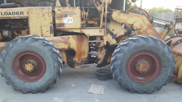 ขายด่วน รถตัก KOMATSU JH63 เอวอ่อน เครื่องดี สภาพเดิมๆ ยางสวย แบตใหม่ ราคาต่อรองได้ครับ