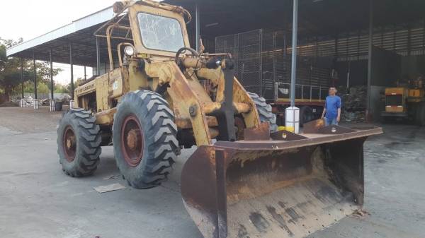 ขายด่วน รถตัก KOMATSU JH63 เอวอ่อน เครื่องดี สภาพเดิมๆ ยางสวย แบตใหม่ ราคาต่อรองได้ครับ