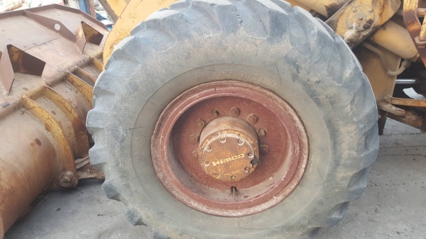 ขายด่วน รถตัก KOMATSU JH63 เอวอ่อน เครื่องดี ยางสวย แบตใหม่ ราคาต่อรองได้ครับ