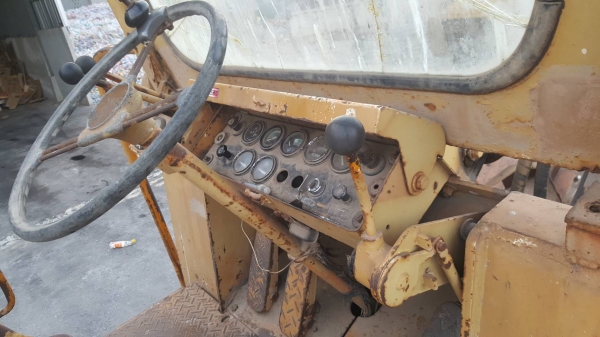 ขายด่วน รถตัก KOMATSU JH63 เอวอ่อน เครื่องดี ยางสวย แบตใหม่ ราคาต่อรองได้ครับ