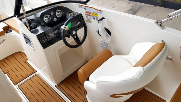 Bayliner 2020 VR4 Inboard Bayliner 2020 VR4 Inboard