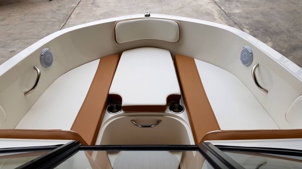 Bayliner 2020 VR4 Inboard