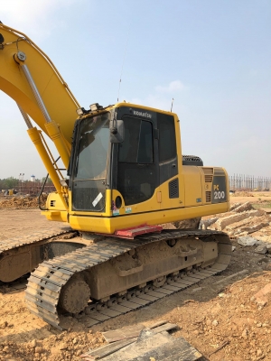 ขายดาวน์ Komatsu PC200-8MO ไมล์ 3,000 สภาพสวย ขายดาวน์ Komatsu PC200-8MO ไมล์ 3,000 สภาพสวย
