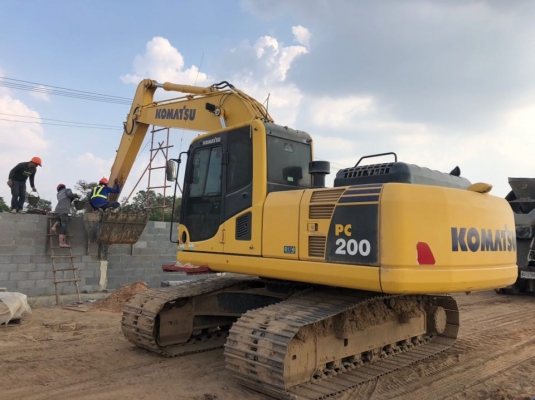 ขายดาวน์ Komatsu PC200-8MO ไมล์ 3,000 สภาพสวย ขายดาวน์ Komatsu PC200-8MO ไมล์ 3,000 สภาพสวย