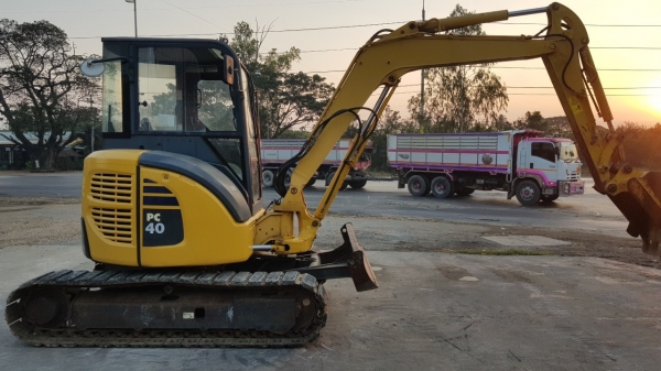 รถขุดโคมัตสุ PC40MR-2 เก่าญี่ปุ่น