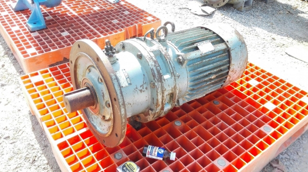 มอเตอร์เกียร์ญี่ปุ่นแบบหน้าแปลน SUMITOMO JAPAN ขนาด 15 HP อัตราทด 1:11 (136 rpm) ไฟ 380V หมุนนิ่มพร้