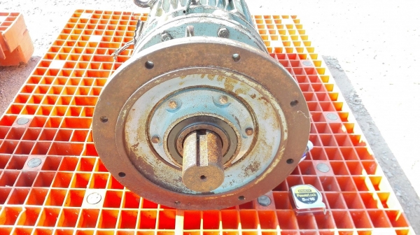 มอเตอร์เกียร์ญี่ปุ่นแบบหน้าแปลน SUMITOMO JAPAN ขนาด 15 HP อัตราทด 1:11 (136 rpm) ไฟ 380V หมุนนิ่มพร้ มอเตอร์เกียร์ญี่ปุ่นแบบหน้าแปลน SUMITOMO JAPAN ขนาด 15 HP อัตราทด 1:11 (136 rpm) ไฟ 380V หมุนนิ่มพร้