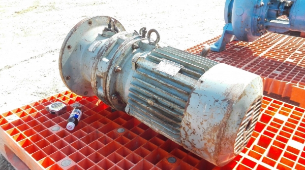 มอเตอร์เกียร์ญี่ปุ่นแบบหน้าแปลน SUMITOMO JAPAN ขนาด 15 HP อัตราทด 1:11 (136 rpm) ไฟ 380V หมุนนิ่มพร้ มอเตอร์เกียร์ญี่ปุ่นแบบหน้าแปลน SUMITOMO JAPAN ขนาด 15 HP อัตราทด 1:11 (136 rpm) ไฟ 380V หมุนนิ่มพร้