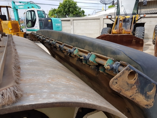 ขายรถบดอัดสั่นสะเทือน Ingersoll Rand DD-138HFA น้ำหนัก 13 ตัน นำเข้าจากอเมริกาแท้ 100\% สภาพสวย ไม่เ