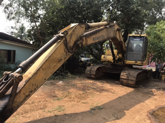 ขายรถ แบคโฮ KOMATSU PC200-6 ขายรถ แบคโฮ KOMATSU PC200-6
