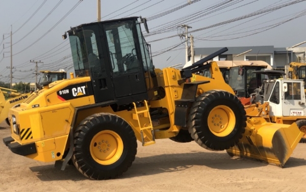 ขายรถตักล้อยาง CAT 910H (เทียบเท่า WA100-6) ปี 2013 รถนอกนำเข้าเองจากญี่ปุ่น สภาพสวยพร้อมใช้ มีVDOการทำงานครับ