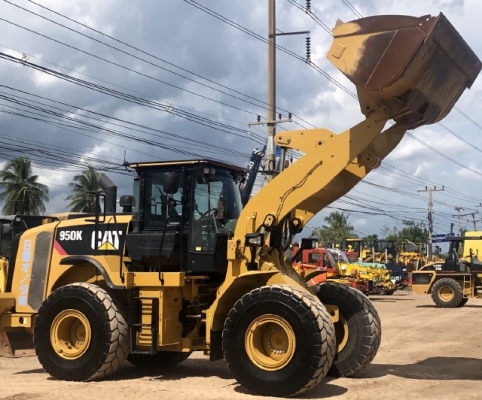ขายรถตักล้อยาง CAT 924H ปี 2010 นำเข้าเองจากญี่ปุ่น สภาพสวยพร้อมใช้ มีVDOการทำงานครับ