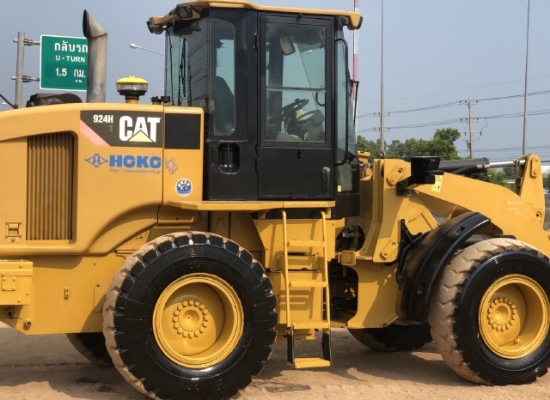 ขายรถตักล้อยาง CAT 924H ปี 2010 นำเข้าเองจากญี่ปุ่น สภาพสวยพร้อมใช้ มีVDOการทำงานครับ