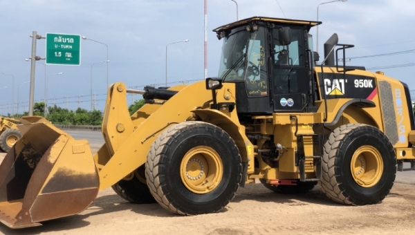 ขายรถตักล้อยาง CAT 924H ปี 2010 นำเข้าเองจากญี่ปุ่น สภาพสวยพร้อมใช้ มีVDOการทำงานครับ
