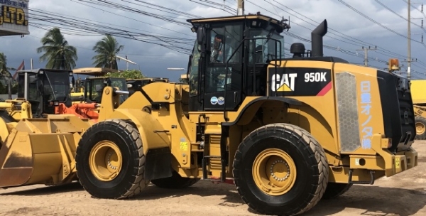 ขายรถตักล้อยาง CAT 924H ปี 2010 นำเข้าเองจากญี่ปุ่น สภาพสวยพร้อมใช้ มีVDOการทำงานครับ