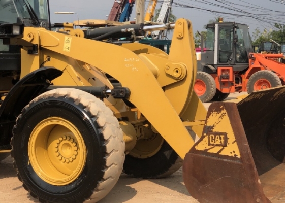 ขายรถตักล้อยาง CAT 924H ปี 2010 นำเข้าเองจากญี่ปุ่น สภาพสวยพร้อมใช้ มีVDOการทำงานครับ