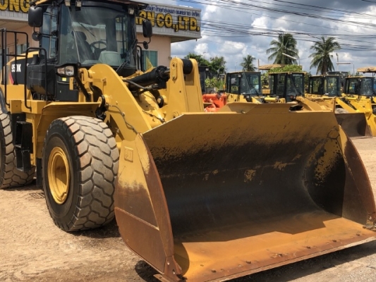 ขายรถตักล้อยาง CAT 924H ปี 2010 นำเข้าเองจากญี่ปุ่น สภาพสวยพร้อมใช้ มีVDOการทำงานครับ