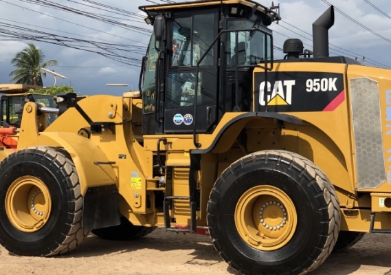 ขายรถตักล้อยาง CAT 950K ปี 2014 นำเข้าเองจากญี่ปุ่น สภาพสวยพร้อมใช้งาน มีVDOการทำงานครับ