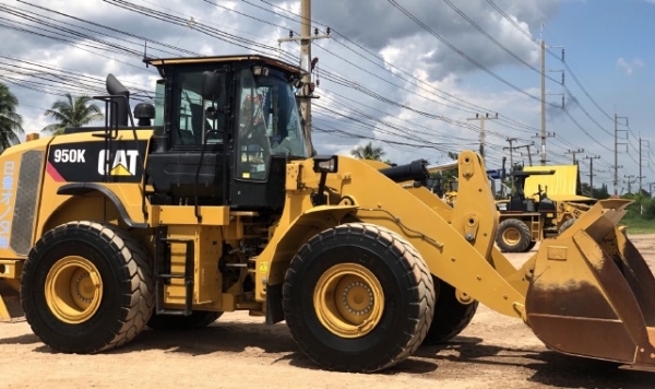 ขายรถตักล้อยาง CAT 950K ปี 2014 นำเข้าเองจากญี่ปุ่น สภาพสวยพร้อมใช้งาน มีVDOการทำงานครับ