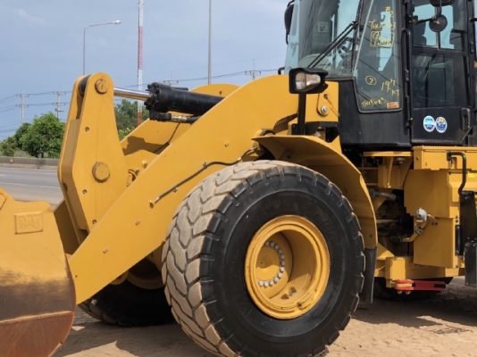 ขายรถตักล้อยาง CAT 950K ปี 2014 นำเข้าเองจากญี่ปุ่น สภาพสวยพร้อมใช้งาน มีVDOการทำงานครับ