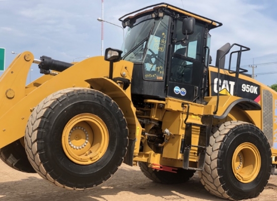 ขายรถตักล้อยาง CAT 950K ปี 2014 นำเข้าเองจากญี่ปุ่น สภาพสวยพร้อมใช้งาน มีVDOการทำงานครับ