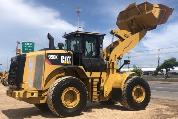 ขายรถตักล้อยาง CAT 950K ปี 2014 นำเข้าเองจากญี่ปุ่น สภาพสวยพร้อมใช้งาน มีVDOการทำงานครับ