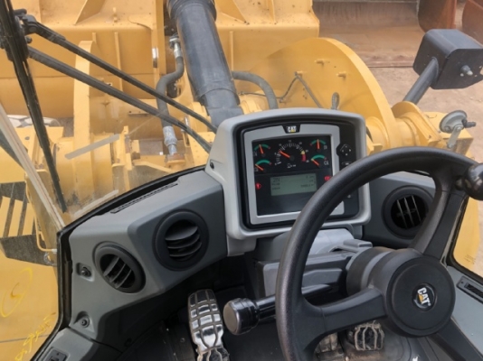 ขายรถตักล้อยาง CAT 950K ปี 2014 นำเข้าเองจากญี่ปุ่น สภาพสวยพร้อมใช้งาน มีVDOการทำงานครับ