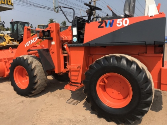 ขายรถตักล้อยาง HITACHI LX30 (เทียบเท่า WA50) นำเข้าเองจากญี่ปุ่น สภาพสวยพร้อมใช้ มีVDOการทำงานครับ