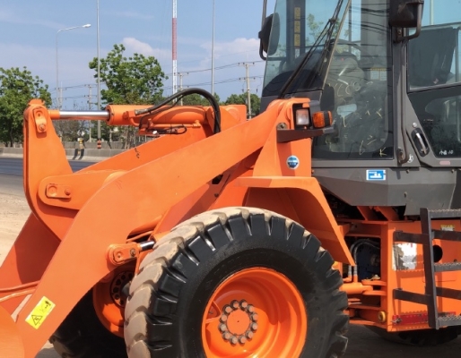 ขายรถตักล้อยาง HITACHI ZW100 ปี 2012 นำเข้าเองจากญี่ปุ่น สภาพสวยพร้อมใช้ มีVDOการทำงานครับ