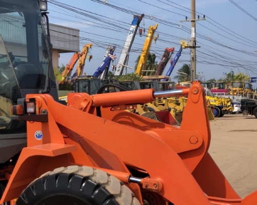 ขายรถตักล้อยาง HITACHI ZW100 ปี 2012 นำเข้าเองจากญี่ปุ่น สภาพสวยพร้อมใช้ มีVDOการทำงานครับ