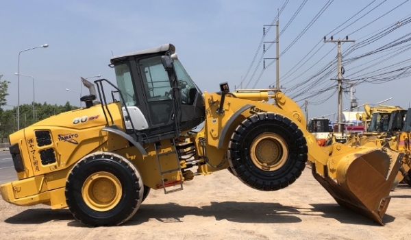 ขายรถตักล้อยาง HITACHI ZW220-5B ปี 2015 นำเข้าเองจากญี่ปุ่น สภาพสวยพร้อมใช้ มีVDOการทำงานครับ