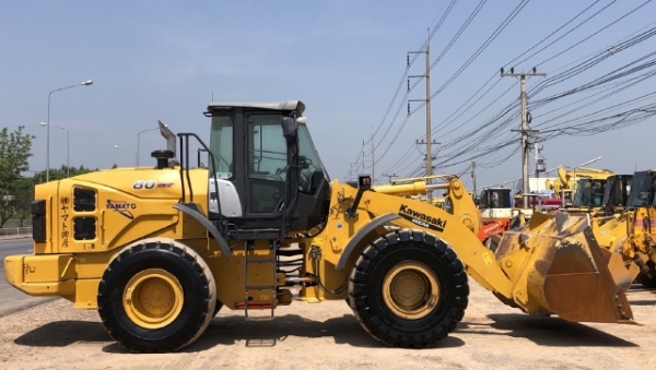ขายรถตักล้อยาง HITACHI ZW220-5B ปี 2015 นำเข้าเองจากญี่ปุ่น สภาพสวยพร้อมใช้ มีVDOการทำงานครับ