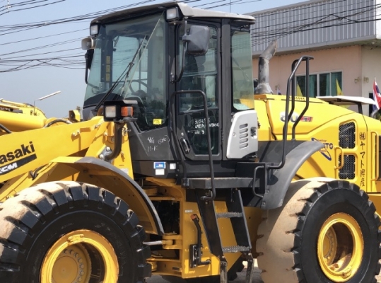 ขายรถตักล้อยาง HITACHI ZW220-5B ปี 2015 นำเข้าเองจากญี่ปุ่น สภาพสวยพร้อมใช้ มีVDOการทำงานครับ