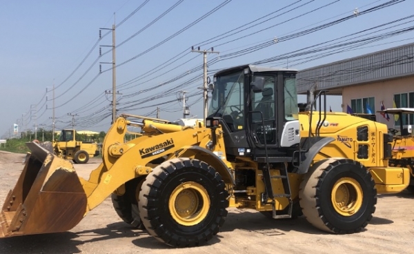 ขายรถตักล้อยาง HITACHI ZW220-5B ปี 2015 นำเข้าเองจากญี่ปุ่น สภาพสวยพร้อมใช้ มีVDOการทำงานครับ
